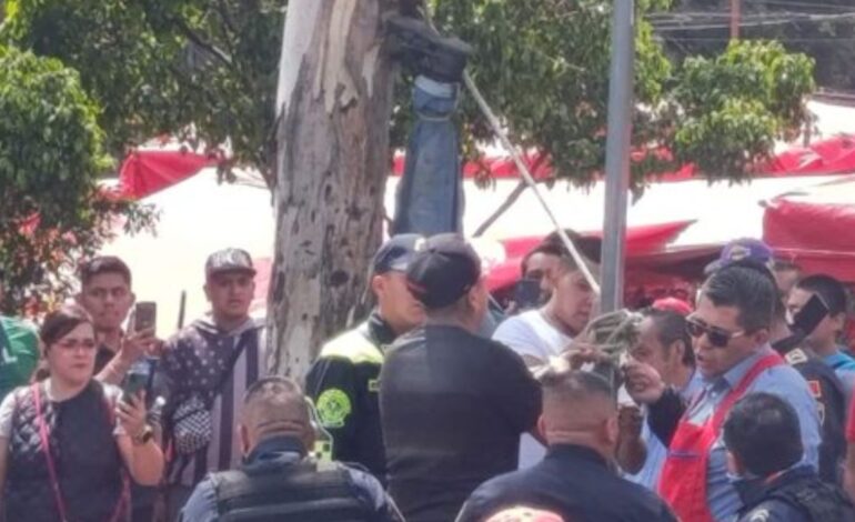 Policías detienen intento de linchamiento en un tianguis de Coyoacán