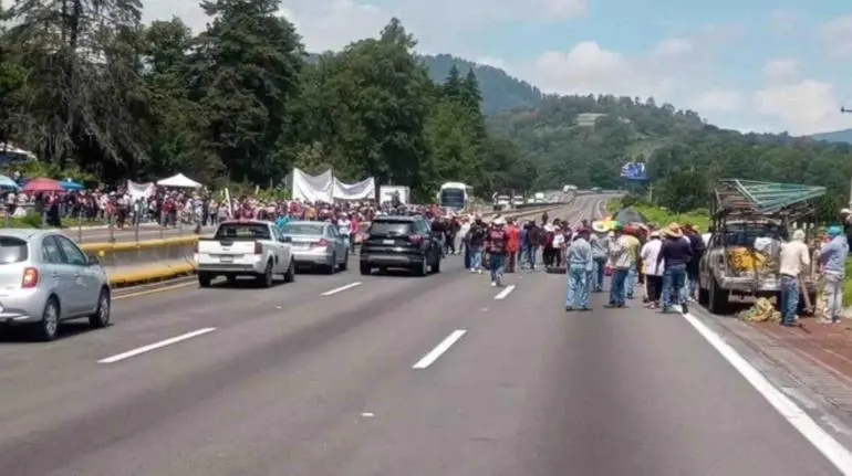 bloqueo en la mexico puebla amlo pide a campesinos no dejarse manipular