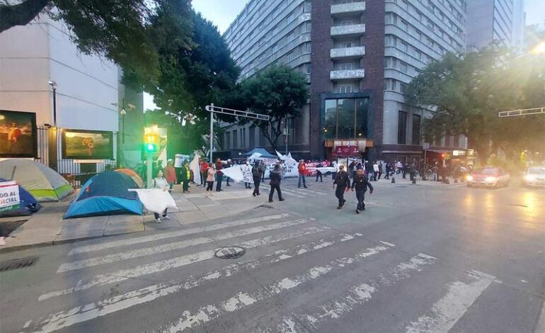 Protestan contra la reforma judicial frente al Senado en CDMX