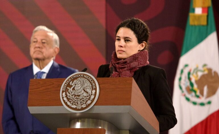 Luisa Maria Alcalde y AMLO