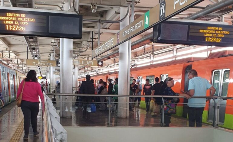 Usuario se arroja a vías del Metro en Periférico Oriente, Línea 12