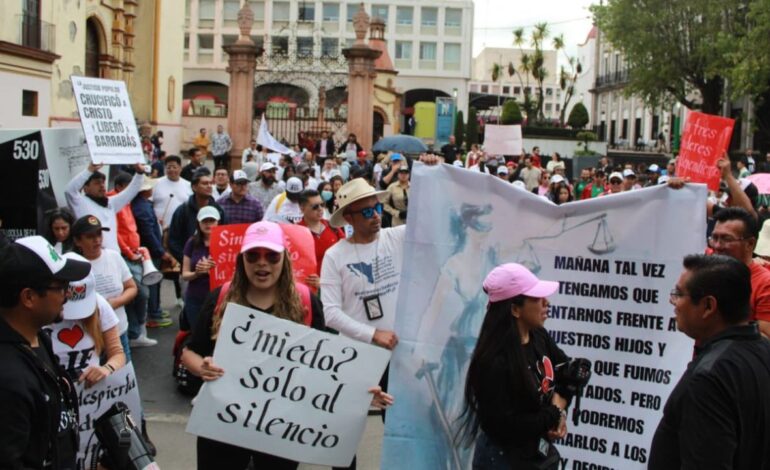 Protestan frente al Congreso de Edomex contra la Reforma Judicial recién aprobada