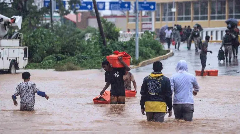 amlo destaca rescate en acapulco y lamenta muerte de ocho personas tras paso de john