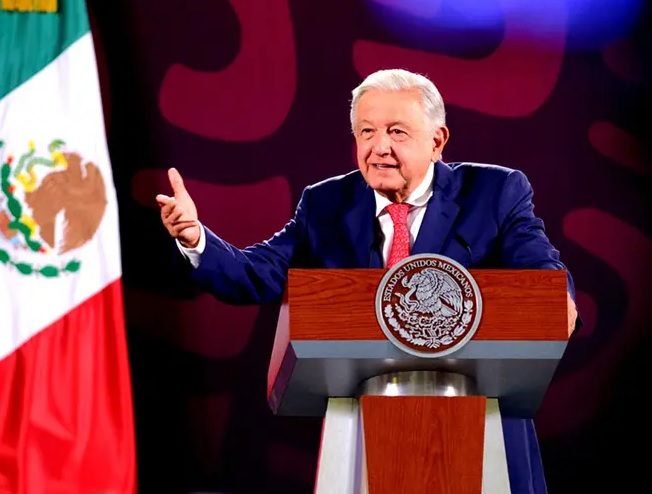 López Obrador rechaza riesgo de inversiones por reforma judicial como advirtió Ken Salzar