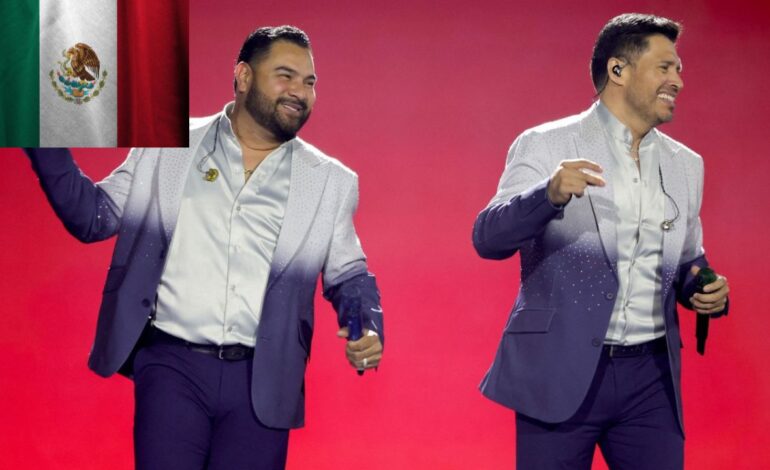 con el color de tus ojos amlo anuncia a la banda ms en el zocalo este 15 de septiembre