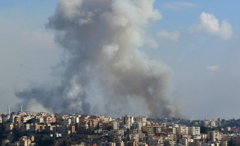 Israel bombardea objetivos de Hezbolá en Líbano; van 180 muertos