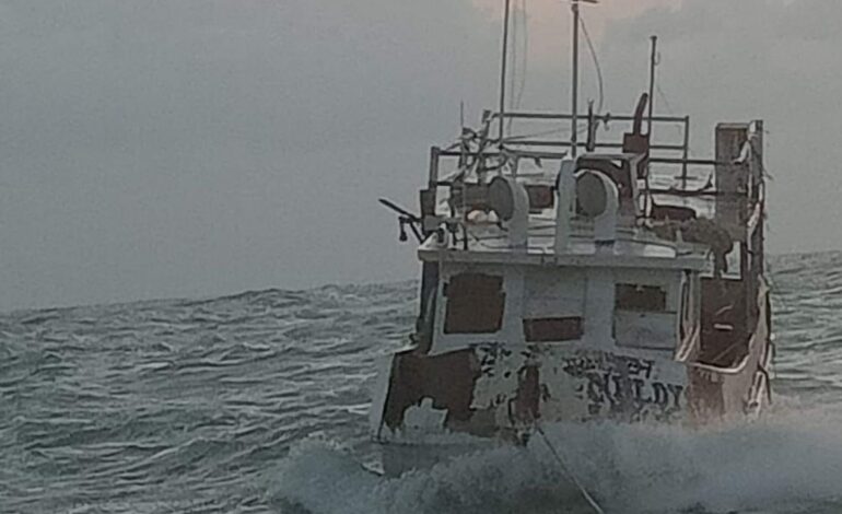 Localizan a 4 de 15 pescadores extraviados tras el paso de Milton en Yucatán