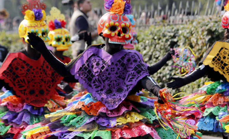 desfile de muertos 2022 scaled