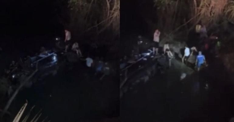 camioneta de turistas cae a arroyo en la huasteca potosina reportan 20 heridos