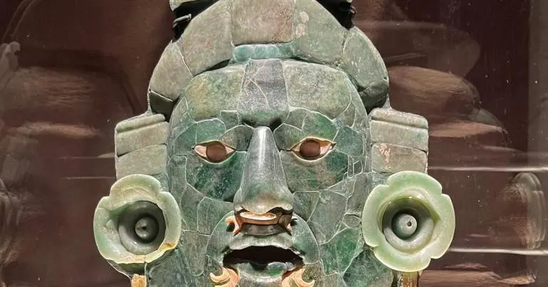 mascara calakmul jade museo merida