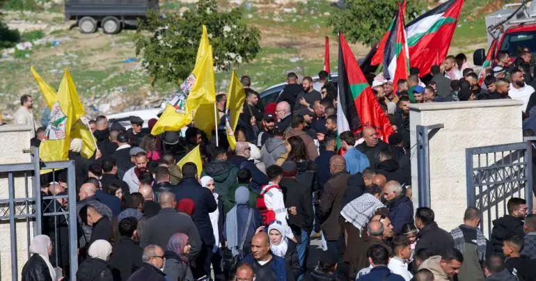 israel anuncia la liberacion de los 200 presos palestinos a cambio de rehenes israelies