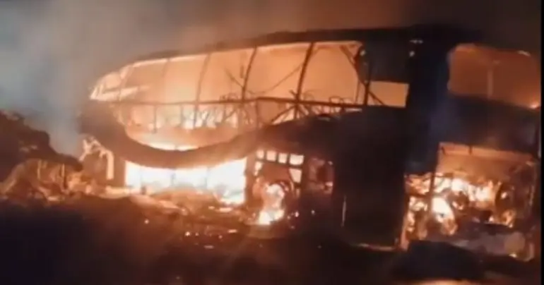 choque entre autobus y trailer en la carretera escarcega villahermosa deja 35 muertos