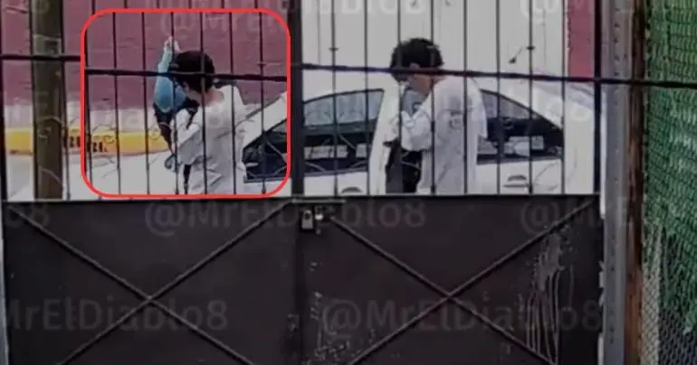 video abandonan a bebe recien nacido en una bolsa de plastico en tultitlan
