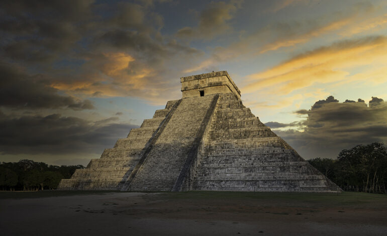 CapitalMundoMaya ZA ChichenItza CastillodeKukulkan Atardecer 72H02