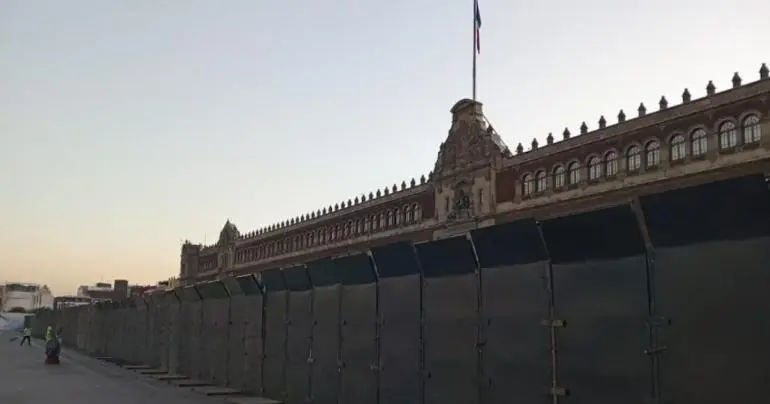 vallas palacio nacional proteger mujeres policias sheinbaum