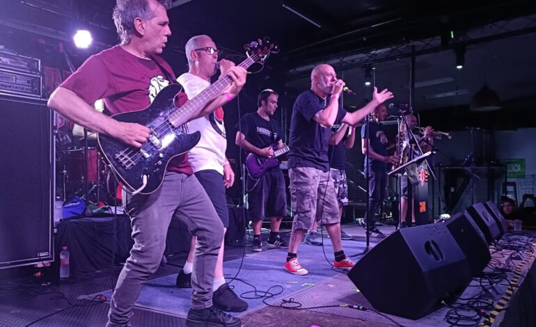 BANDA BASSOTTI HACE VIBRAR A LA CAPITAL MEXICANA EN EMOTIVO CONCIERTO