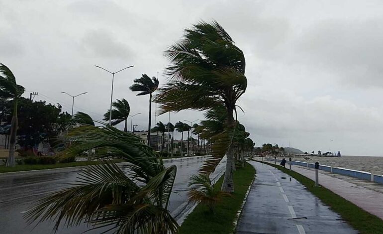 Se forma la tormenta tropical Alvin al sur de México; prevén lluvias intensas y oleaje elevado