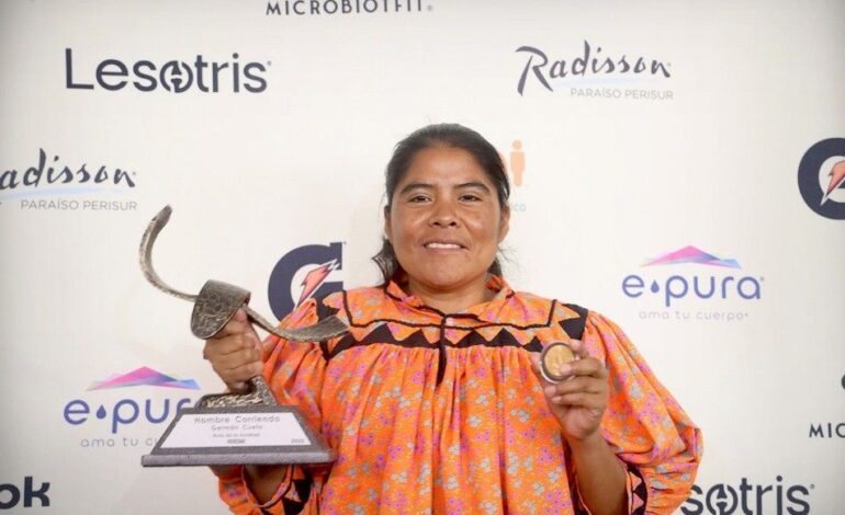 Corredores del Bosque de Tlalpan entrega el premio «Eduardo Castañón» y presenta al grupo Élite