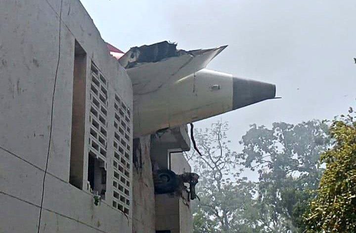 Se estrella avión en India; transportaba a más de 200 pasajeros y se dirigía a Londres