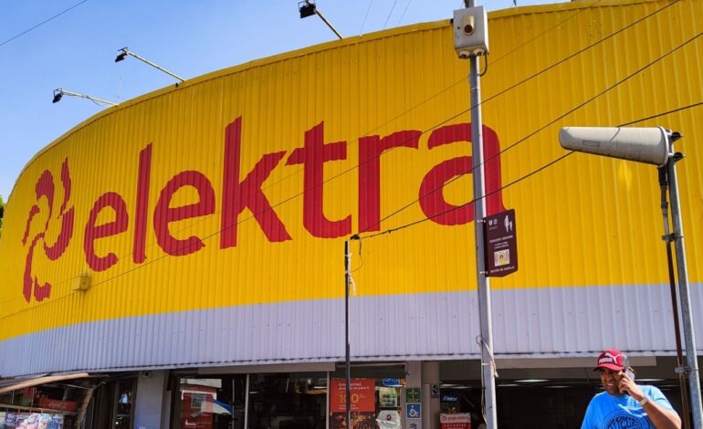 Ordenan a Elektra pagar 2 mil millones de pesos al SAT… y Salinas Pliego condena fallo