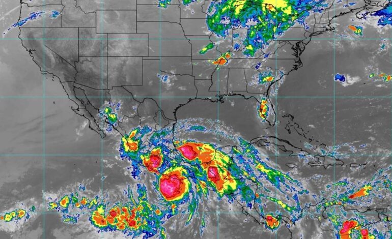 Huracán Erick baja a categoría 1 pero mantiene lluvias torrenciales en Guerrero y Oaxaca