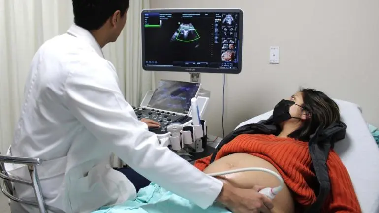 urgen atender violencia obstetrica