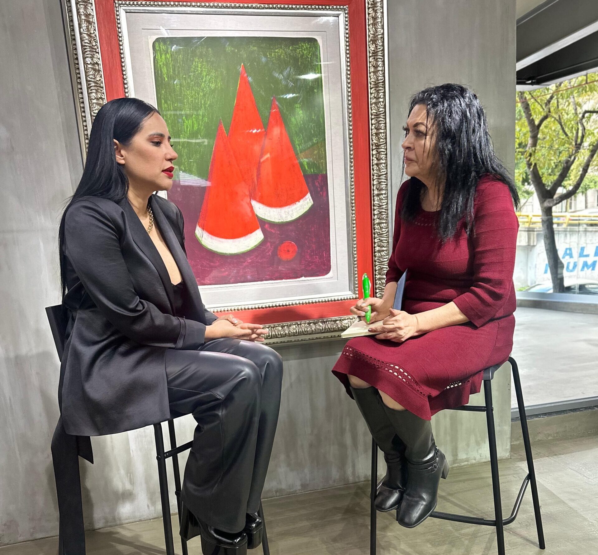 Sandra Cuevas frente al espejo