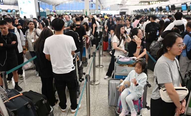 Tifón Wipha golpea a Hong Kong, cancelan más de 500 vuelos