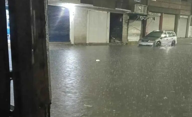Madrugada lluviosa en CDMX y Edomex deja calles y viviendas bajo el agua