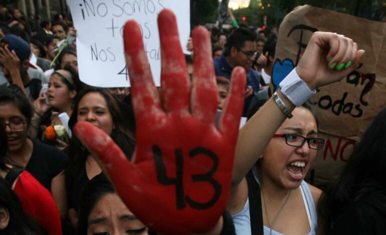 Seguiremos trabajando con familias de los 43 tras renuncia de Vidulfo Rosales: Sheinbaum