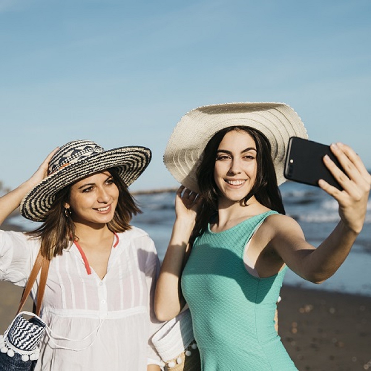 Consejos para cuidar tus gadgets en las vacaciones de verano al viajar en autobús