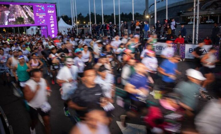 José Frías, el emotivo festejo del primer lugar del grupo de silla de ruedas del XLII Maratón de la Ciudad de México