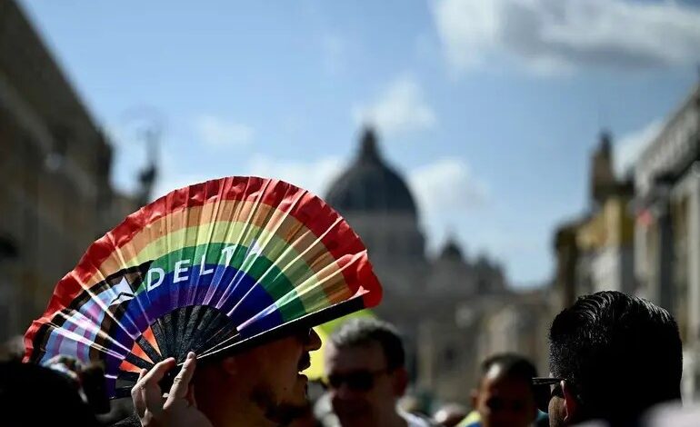 El Vaticano recibe el primer gran peregrinaje LGBT+ oficial en el marco del Jubileo