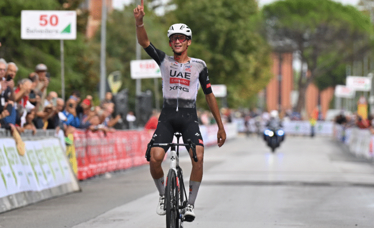 Isaac del Toro está imparable y conquista el Giro della Toscana 2025