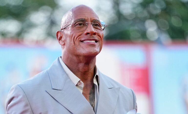 ¡15 minutos de aplausos! Dwayne Johnson, ‘La Roca’, llora al ser ovacionado en Venecia