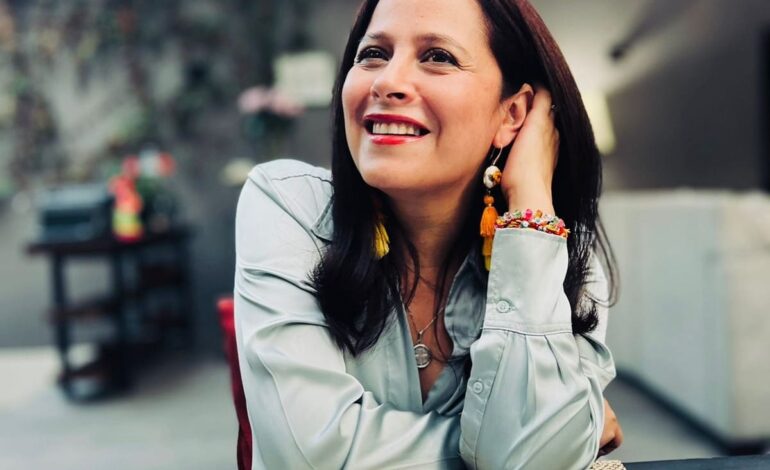 Orgullo para México, la talentosa escritora Guadalupe Vera recibirá presea en California con su libro “Terca”