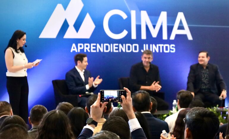 Arturo Elías Ayub en panel de CIMA: “La suerte te la generas”