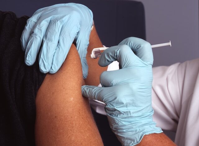 Vacunación universal contra la influenza: protege, reduce riesgos y genera ahorros