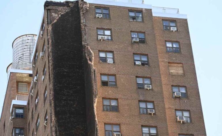 Se derrumba parcialmente un edificio en el Bronx, New York