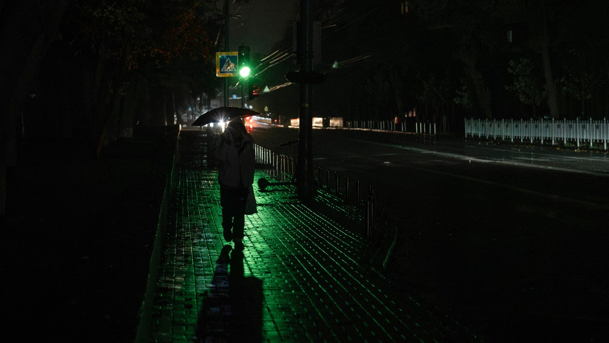 Ataque de Rusia deja sin luz a miles en Odesa, Ucrania, en plena antesala del invierno