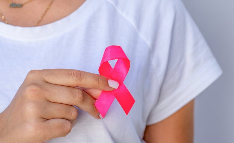presentan el modelo de atencion universal de cancer de mama 094152