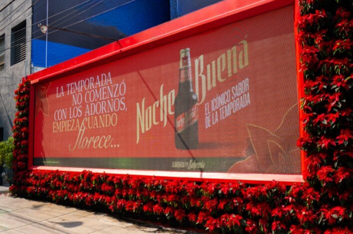 La CDMX florece con Noche Buena: un mural que da la bienvenida a la temporada