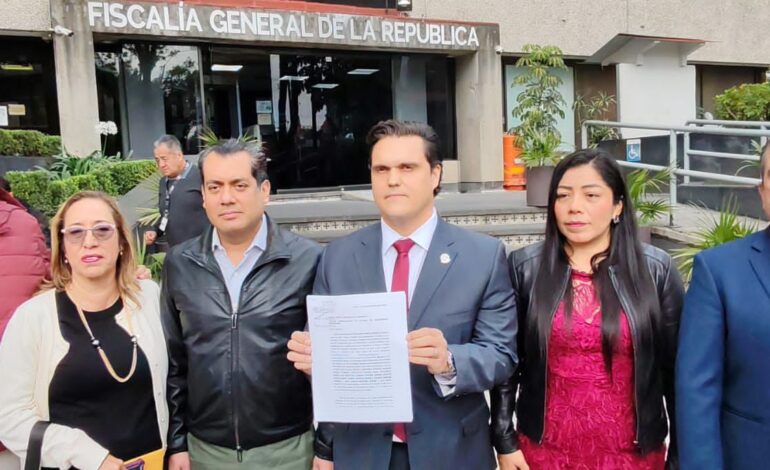 Nueva denuncia con Francisco García Cabeza de Vaca en la FGR