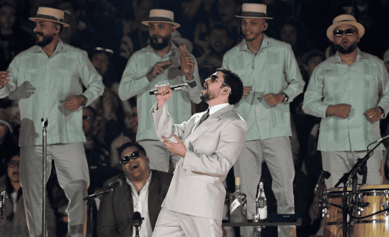 Bad Bunny sorprende en CDMX con Ana de la Reguera y Diego Boneta como invitados en su segundo show