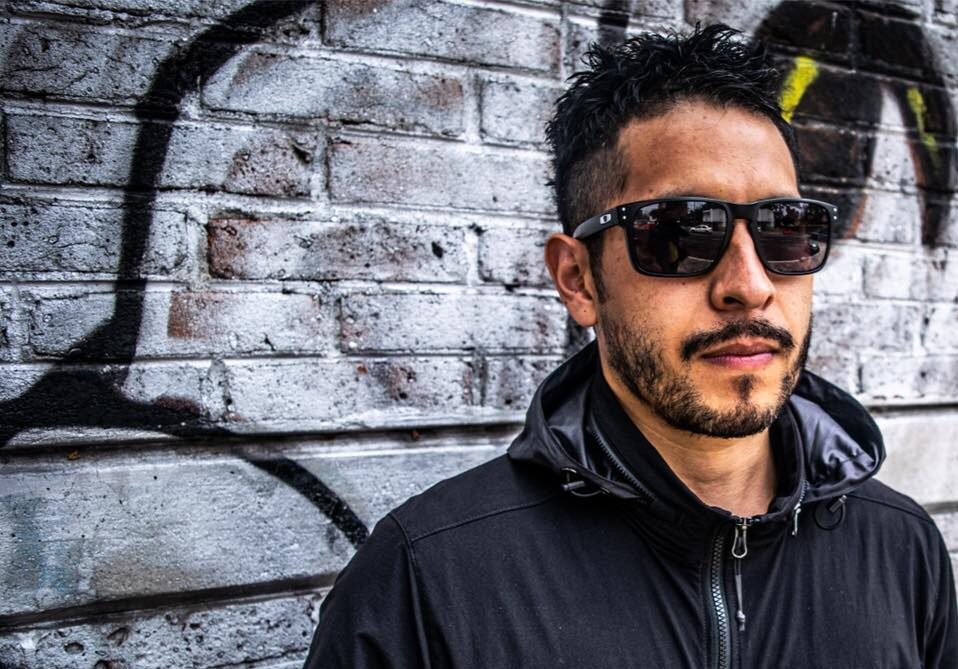 El Teatro de la Ciudad recibe la voz original de Odisseo Esteban Gómez González en el inicio del tour E+O Bigband