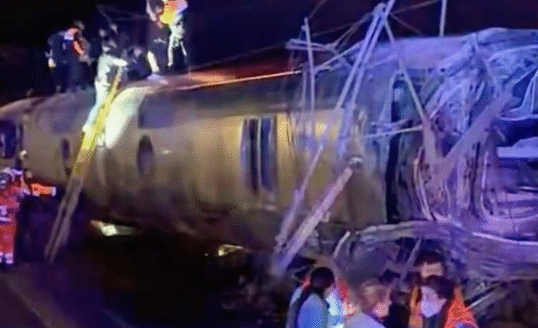 Al menos 39 muertos tras la colisión de dos trenes de alta velocidad en España