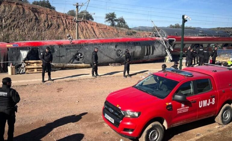 Descarrilamiento en España: celebran funeral y homenaje a las víctimas en el lugar del accidente