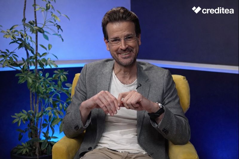 CREDITEA 2026 PONCHO VERA FOTO1