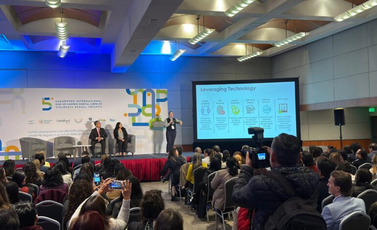 Expertos analizan como frenar violencia sexual infantil en Internet scaled