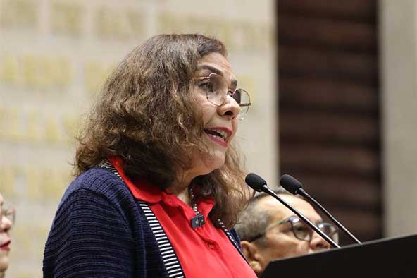 Proponen suspender la patria potestad cuando la persona que la ejerza sea vinculada a proceso por feminicidio